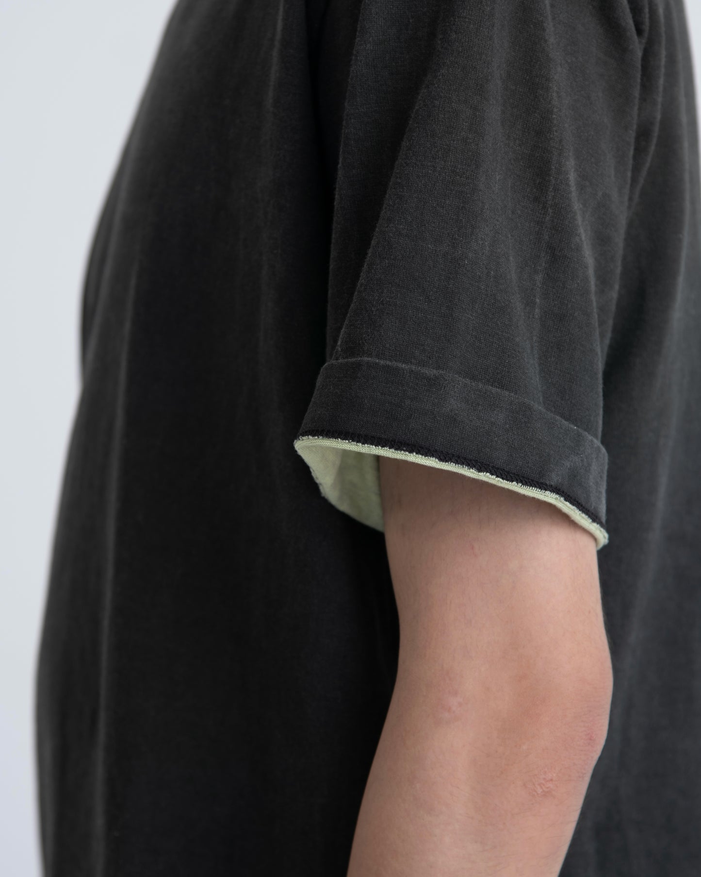 plain s/s tee "faded black"