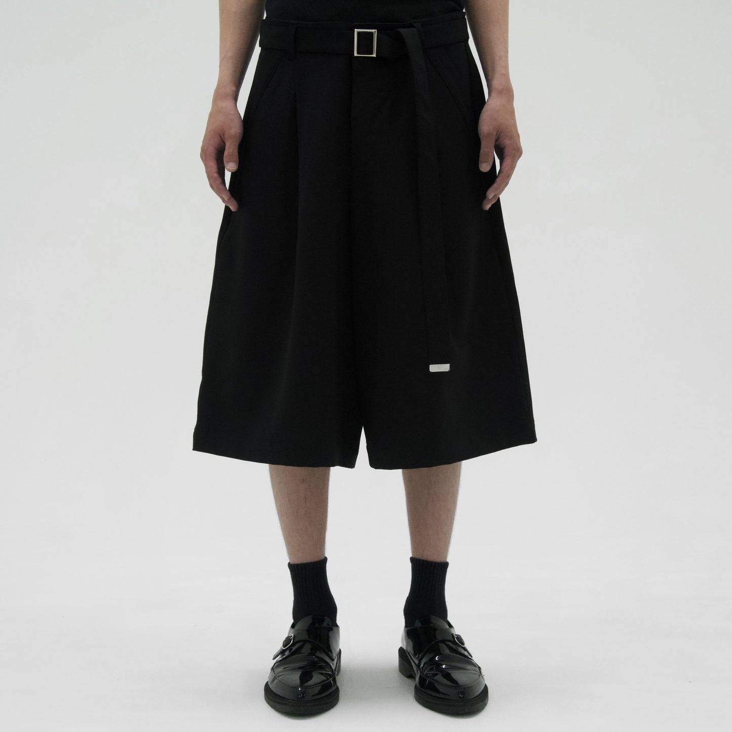 wide slacks shorts
