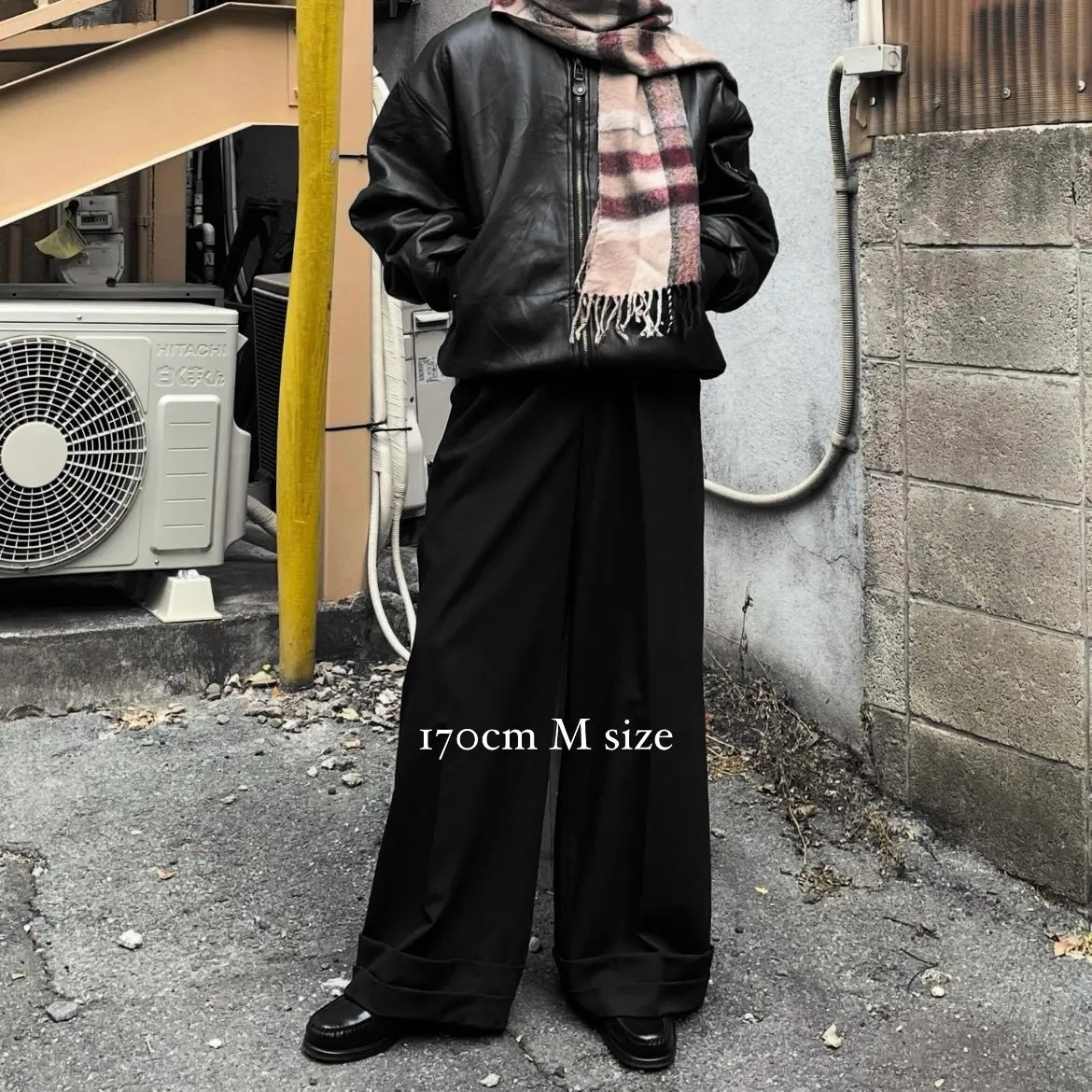 tuck wide baggy slacks